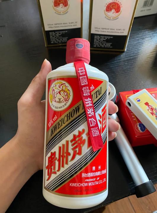 贵州茅台镇百年酱香酒：传承经典，品味百年文化