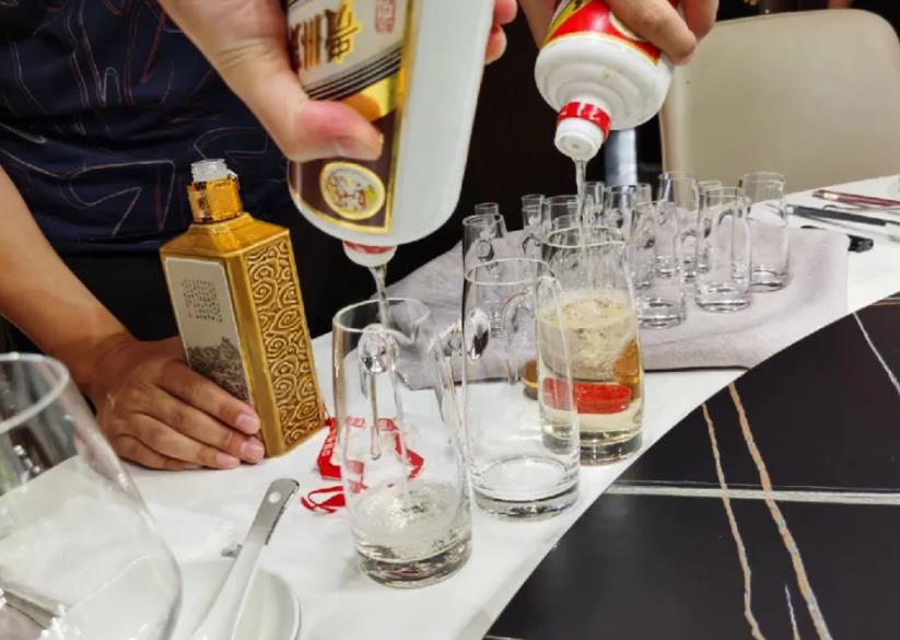 赖酱酒：贵州仁怀茅台镇的又一骄傲之作
