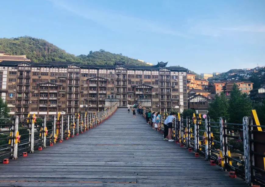 贵州茅台镇酱香酒：品味千年风华，一瓶何以惊艳？