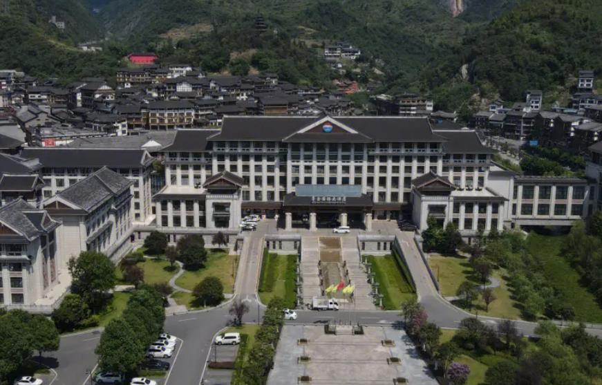 茅台镇酱香酒：中国白酒的瑰宝